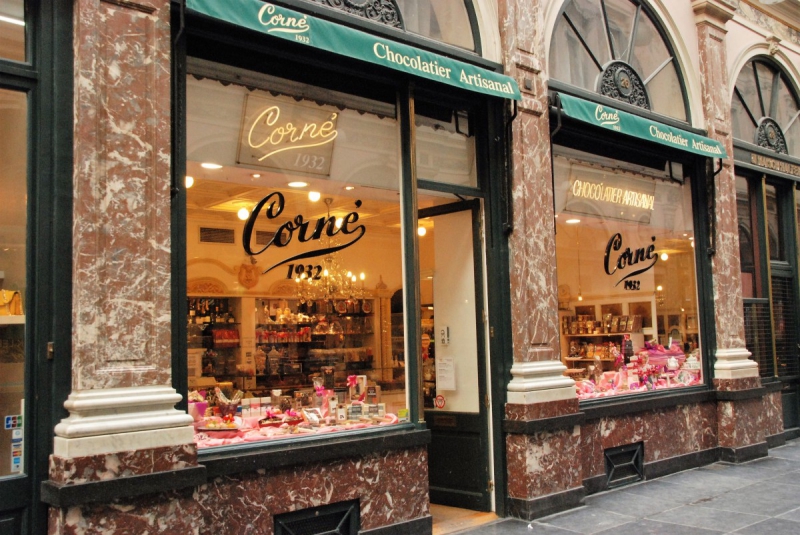 vente-AMIRAT-min_chocolate_chocolaterie_shop_luxury_chic_gallery_brussels_belgium-558146